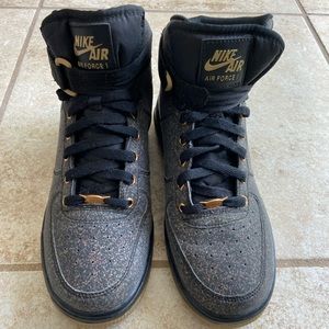 Nike Air Force 1 LV8 GS, size Youth 7 / 8.5 Women’s